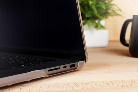 Moshi iGlaze Hartschalenkoffer - MacBook Pro 16" (M4/M3/M2/M1/2024-2021) (Stealth Clear)
