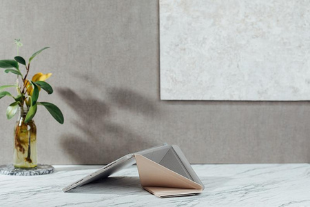 Moshi VersaCover - iPad Pro 11" (2022/2018) origami tok (Savanna Beige)