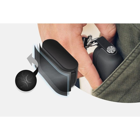 Moshi Pebbo – Etui AirPods Pro z odpinanym paskiem na rękę (Savanna Beige)