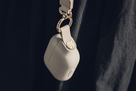 Moshi Pebbo – Etui AirPods 3 z odpinanym paskiem na rękę (Savanna Beige)